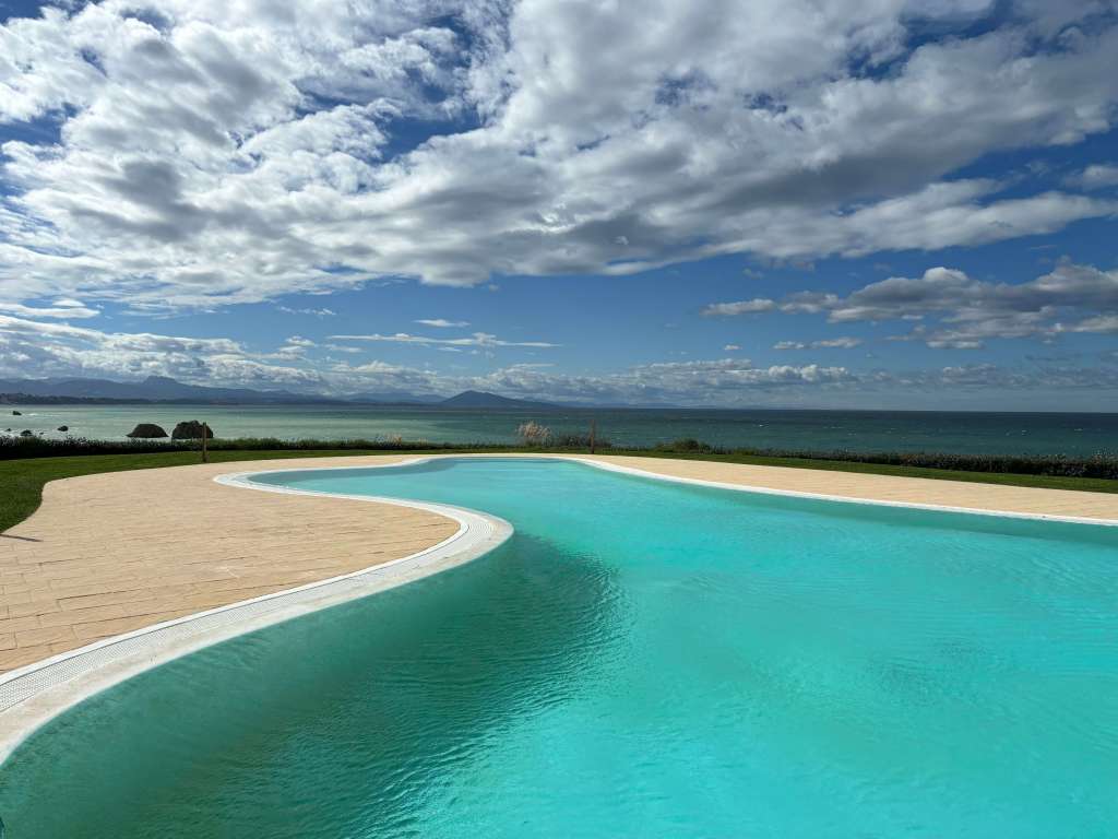 Découvrez les réalisations d’ETXE LURRA en décoration et aménagement paysager. Notre expertise en création de jardins personnalisés au Pays Basque vous offre des espaces verts à votre image.